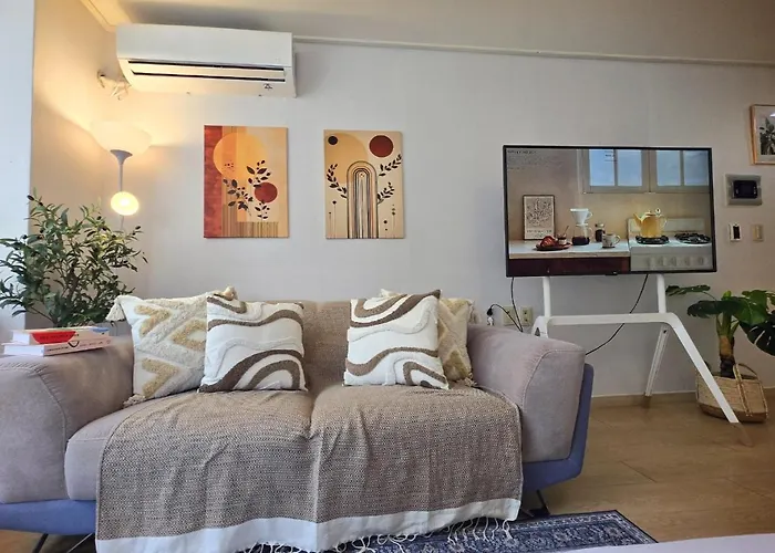 Maison De Fleur Cozy Staycation *